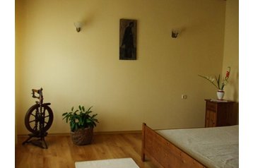 Ukraina Privát Orosijevo, Eksterjeras